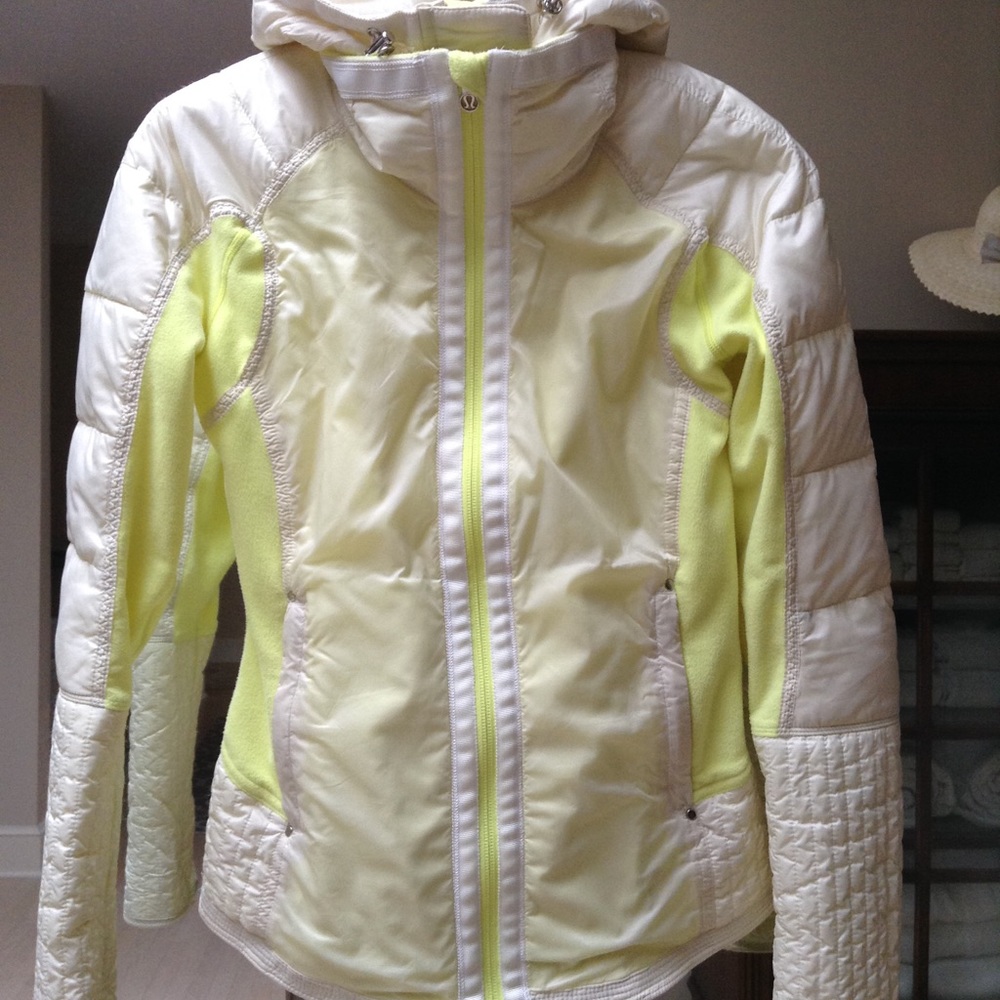 Lululemon Run Bundle Up Jacket in Yellow/Cream